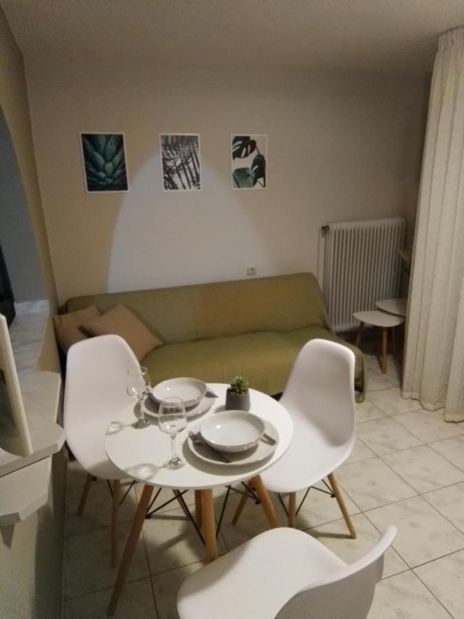 George House Lägenhet Larissa Exteriör bild